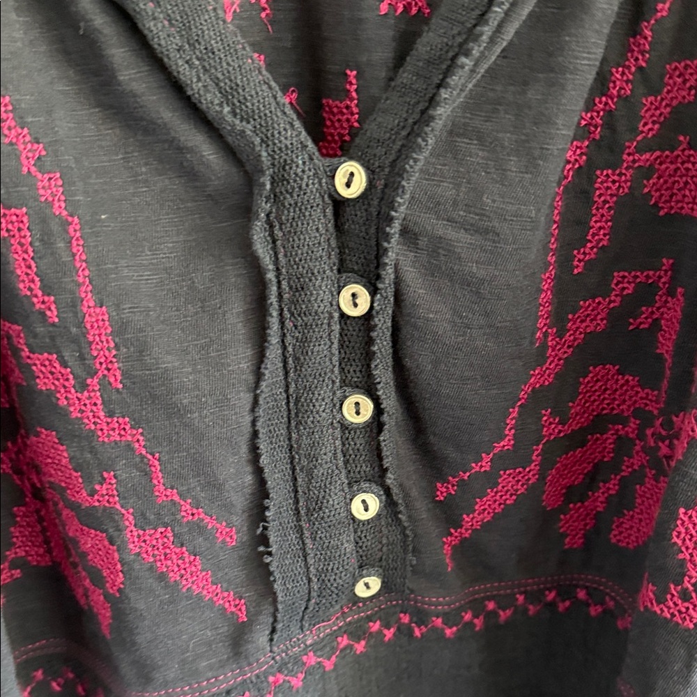 Free People Embroidered Navy and Pink Women's Top Size Medium - Picture 5 of 6